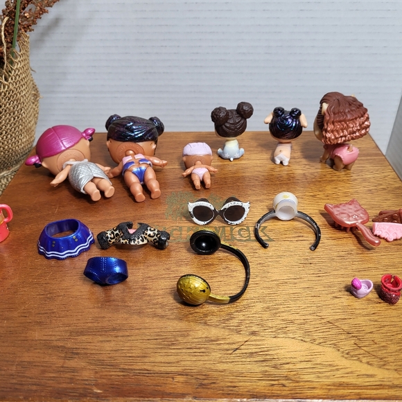 Lot of LOL Surprise Dolls and Pets and Accesories - Picture 13 of 16